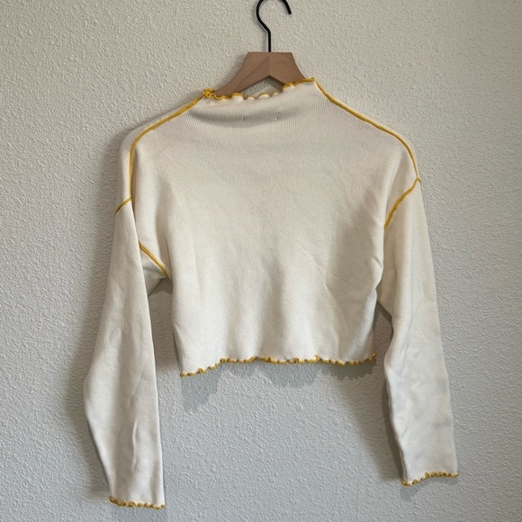 2. Urban Outfitters UO Zella Pullover Exposed-Hem Mock Neck Sweater Cream Small - Picture 1 of 10